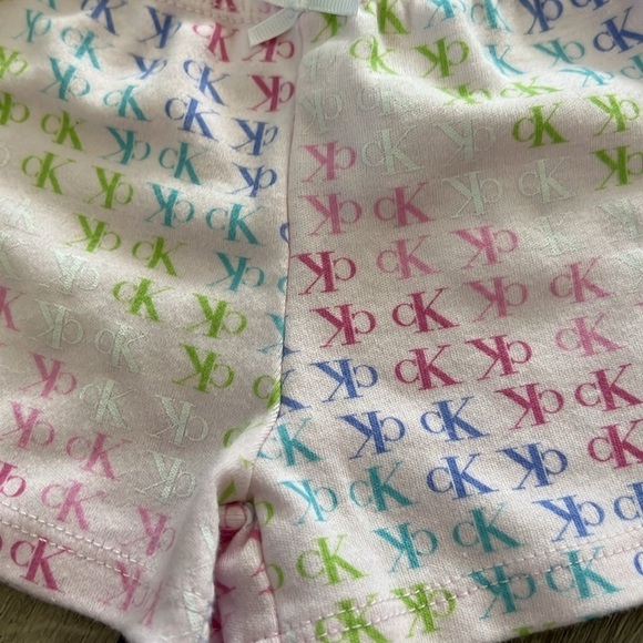 Calvin Klein short set - Picture 2 of 3